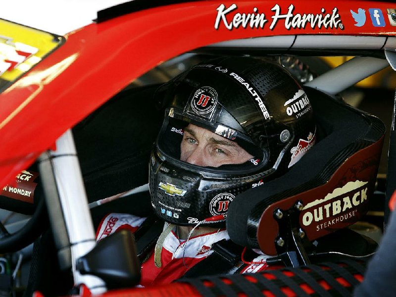 NASCAR Sprint Cup defending champion Kevin Harvick (above) is in a good position to win another Sprint Cup title, needing only to fi nish ahead of Martin Truex Jr., Jeff Gordon and Kyle Busch in Sunday’s finale at Homestead-Miami Speedway in Homestead, Fla.
