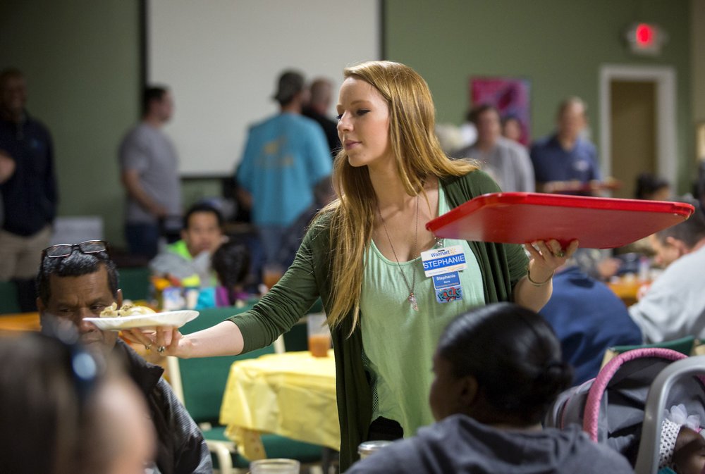 Samaritan Center serves up Thanksgiving