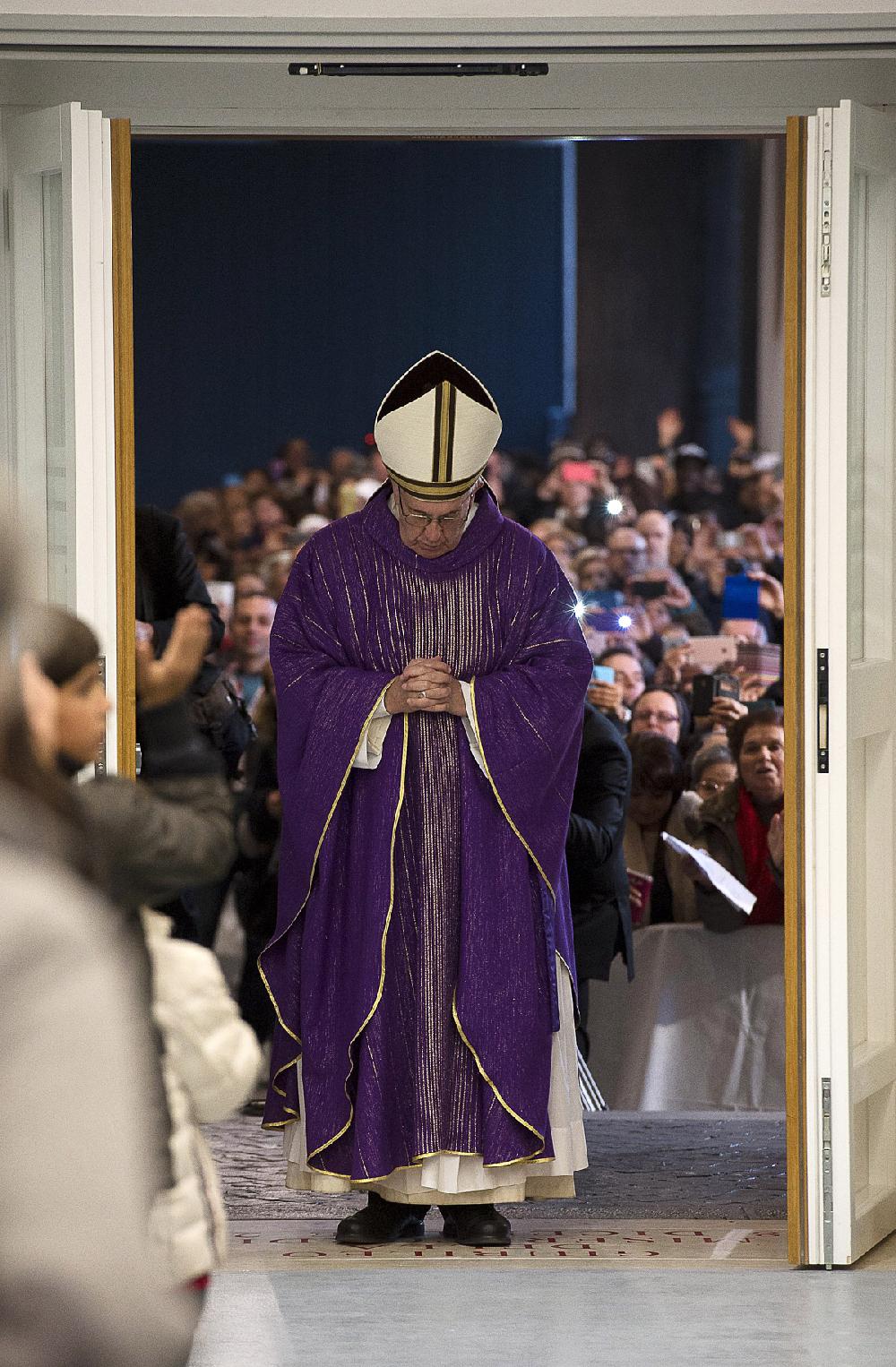 Miracle pope-ratified, Teresa to be saint