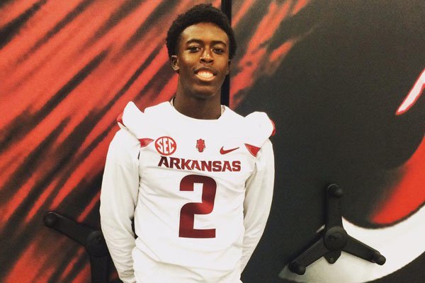 Arlington (Texas) Lamar High wide receiver Kofi Boateng committed to Arkansas in August.