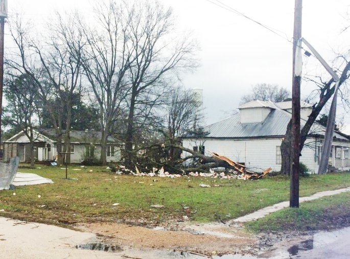 Tornado touches down in Bearden