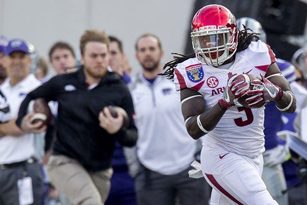 Arkansas vs. Kansas in Liberty Bowl: statistical comparison