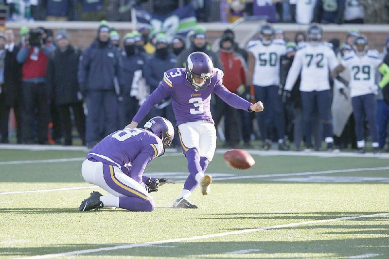 Blair Walsh misses last-minute chip shot as Vikings blow victory