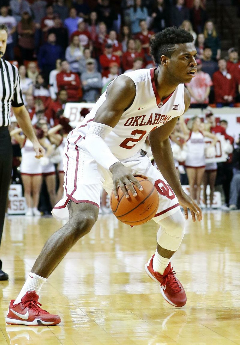 Oklahoma guard Buddy Hield, the nation’s second-leading scorer, is just one of the Sooners’ scoring threats. 