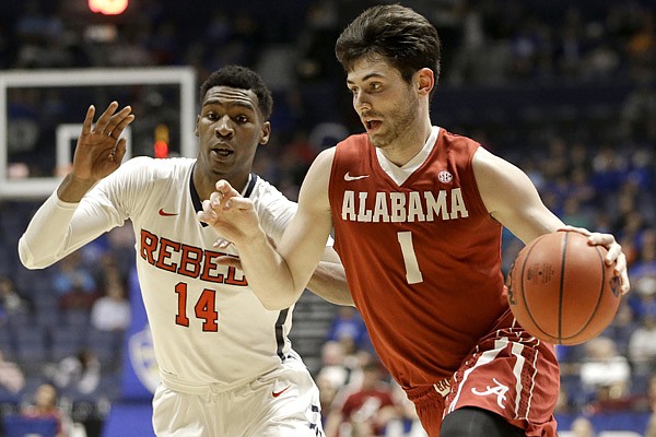 Ole Miss News: Rebels win in recruiting, men's basketball hits