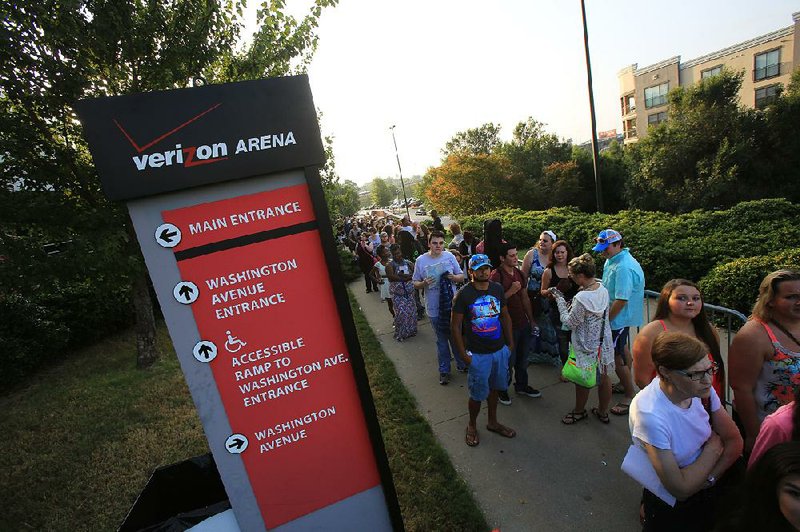 Thousands of American Idol hopefuls lined up to audition in Little Rock in August 2015. The series ends its long run Thursday.