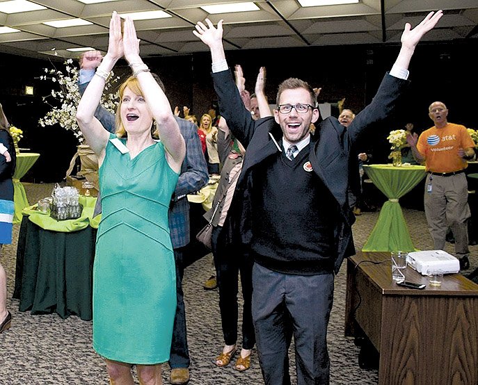 Community Foundation executive director, and Bryan Turley celebrate at the conclusion of the inaugural Arkansas Gives fundraising drive in 2015. This year’s Arkansas Gives at arkansasgives.org is today and will benefit 595 nonprofit organizations.