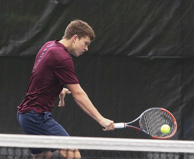 Stefan Kozlov advanced to Sunday’s fi nal against Eric Quigley in the Bolo Bash at Rebsamen Tennis Center when he defeated Tennys Sandgren 6-1, 6-4 in the semifinals Saturday.