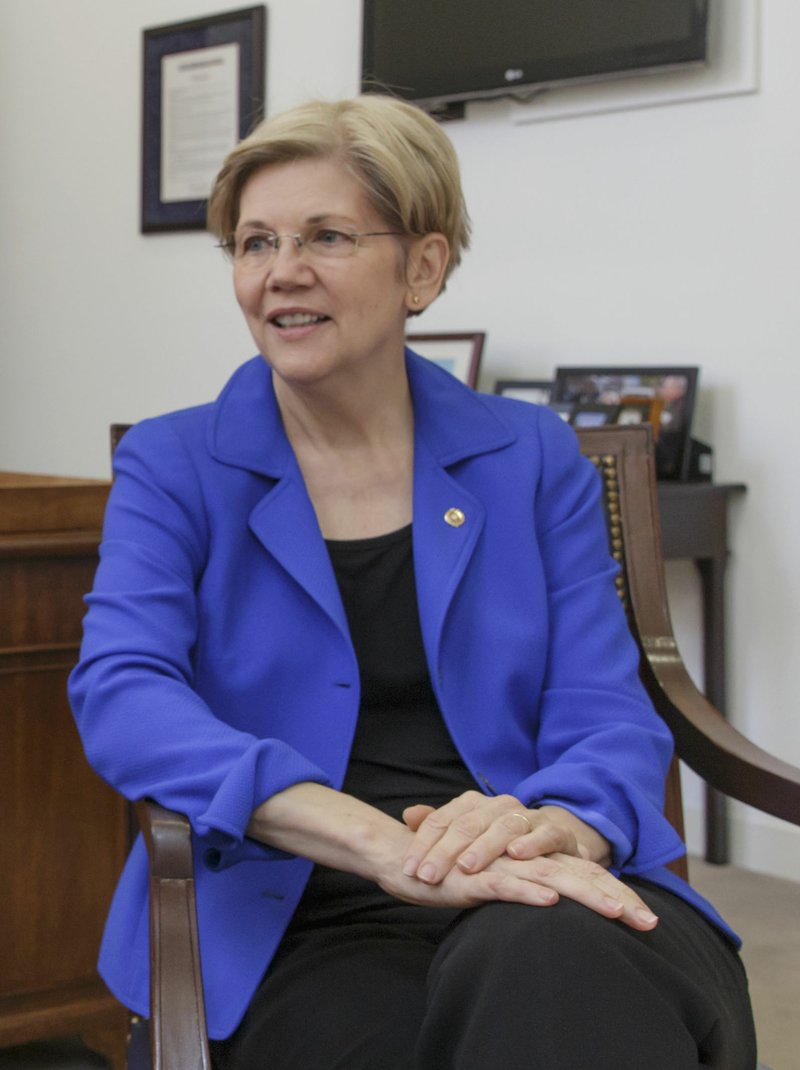 Sen. Elizabeth Warren arrives at Clinton home for meeting | Northwest ...