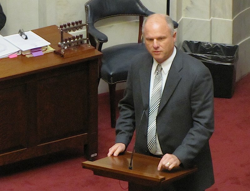 Sen. Jim Hendren, R-Sulphur Springs, speaks on Senate Bill 121 on Wednesday, April 20, 2016, shortly before senators voted 27-2 for the measure.
