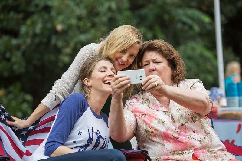 Gabi (Sarah Chalke) and Jesse (Kate Hudson) reconnect with their estranged mother, Flo (Margo Martindale), in Mother’s Day, Garry Marshall’s latest romantic comedy.