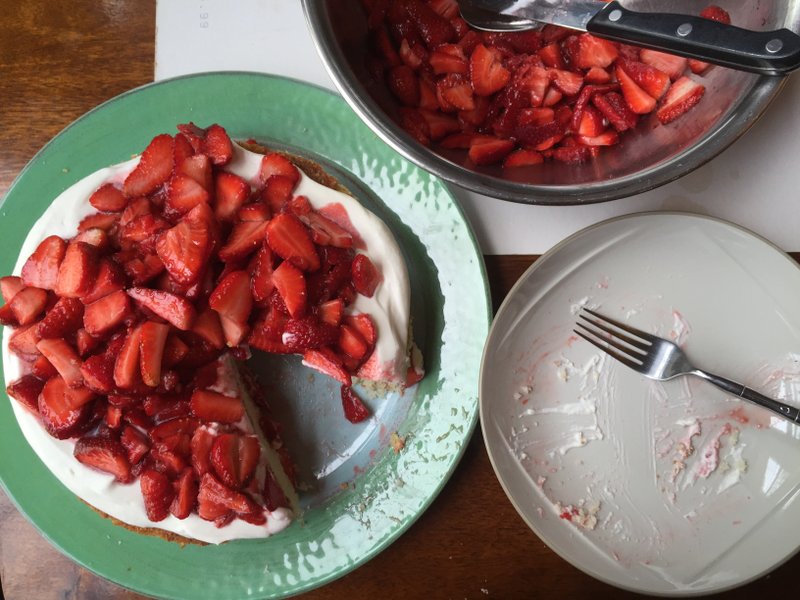 Skillet shortcake with strawberries
