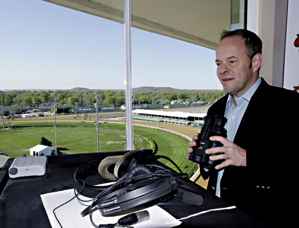 collmus-to-keep-calling-big-horse-races-for-nbc