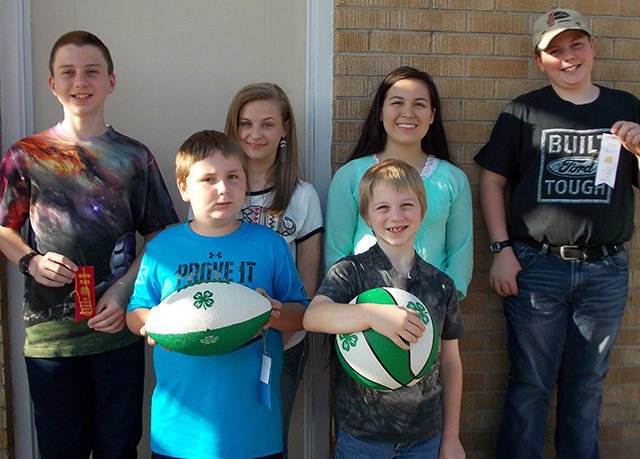 4-H “Talks & Demonstrations” participants include (from left) Kyle Smith, Dawson Dooly, Malli Nix, Joseph Smith, Amber Dycus, and Norman Smith.