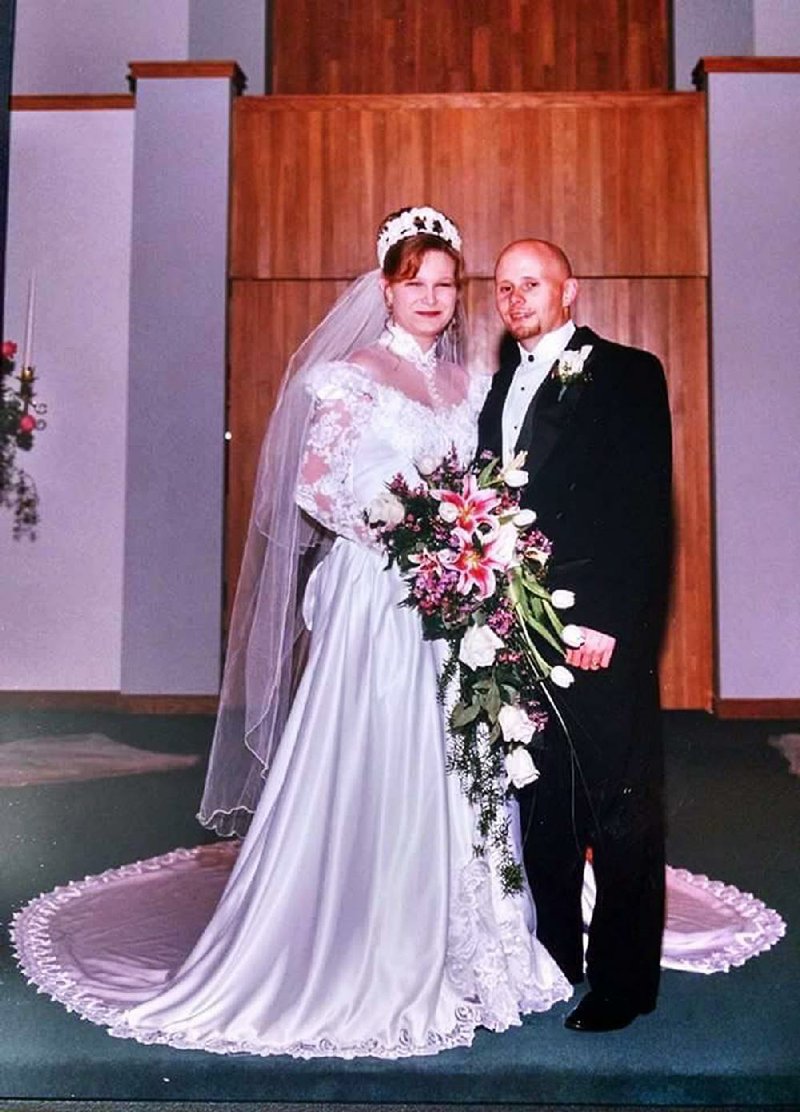 Eric De Vries says he remembers feeling “an incredible peace” on the day he wed Kristi Carothers, Feb. 27, 1999.

