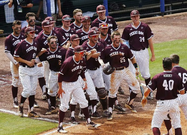 Aggies ride pinch home run to finals berth with Florida