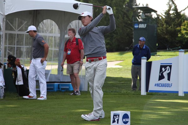 Arkansas' Charles Kim hits a shot during the second round of the NCAA Championships on Sunday, May 29, 2016, in Eugene, Ore.