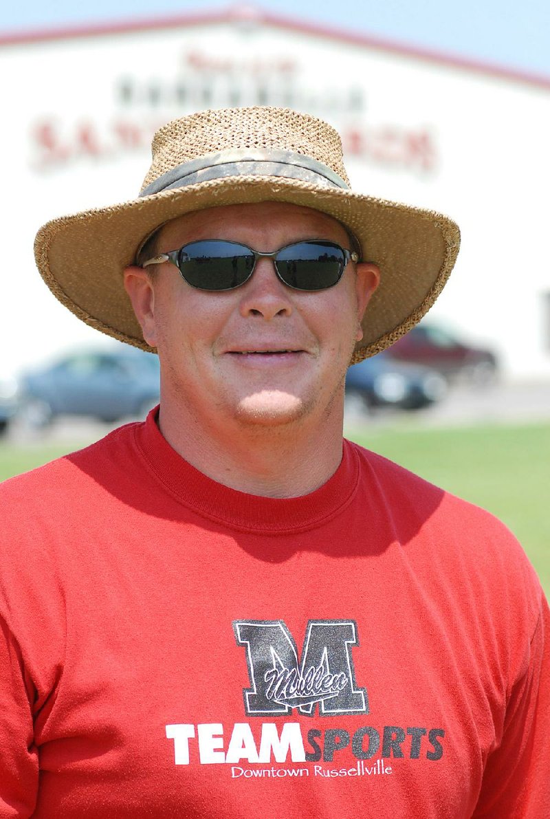 Stuttgart has hired Dardanelle coach Josh Price as its new coach and athletic director.
