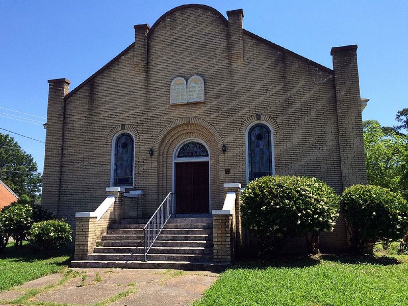 Construction of Temple Meir Chayim in McGehee was completed in 1947.