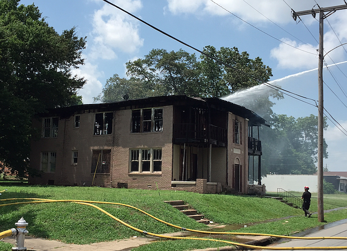 VIDEOS, PHOTOS: Firefighters put out blaze at Little Rock building ...
