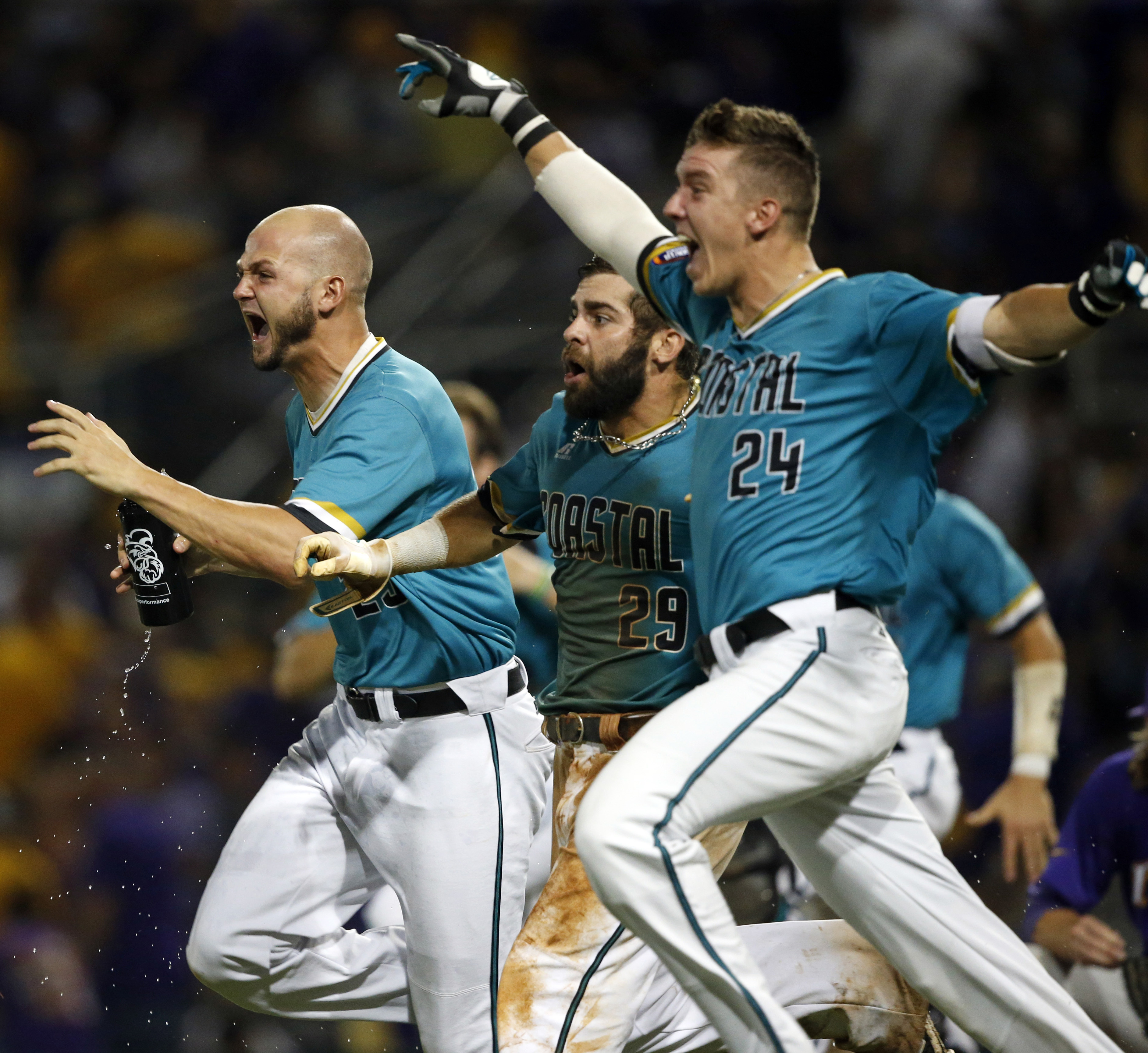 Arizona, Dalbec beat Mississippi State 1-0 in Game 1