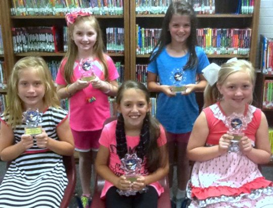 Submitted photo Lake Hamilton Elementary School students received awards for earning 100 Accelerated Reading points or more during the 2015-16 school year. Second-grade readers, front, from left, were Kaley Hobby, Anabel Flores and Adalyn Johnson, and back, Mackenzie Ruffin, left, and Mollie Gidcomb. Not pictured is Gabe Ibarra.