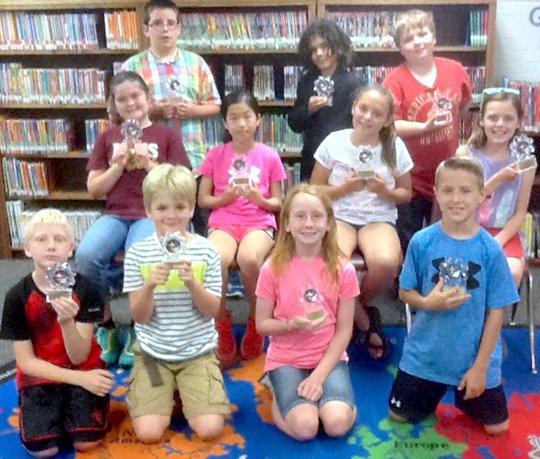 Submitted photo Lake Hamilton Elementary School students received awards for earning 100 points or more in Accelerated Reading during the 2015-16 school year. Third-grade students, front, from left, to receive awards were Bryce Kingrey, Aidan Mitchell, Kaitlin Guthrie and Parker Vandee, second row, from left, Bella Dozier, Jenny Dong, Kirsten Cardish and Tarah Terrill, and back, from left, Ryan Nolan, Thor Seay and Xavier Wilson. Not pictured are Gwen Bowman, Michael Cruz, Ryan Davis, Preston Garrett, Cameron Hale, Jayden Newcomb, Serenity Price, Areeon Seger, Easton Smith, Jesse Weatherford and Kadence Whisenhunt.
