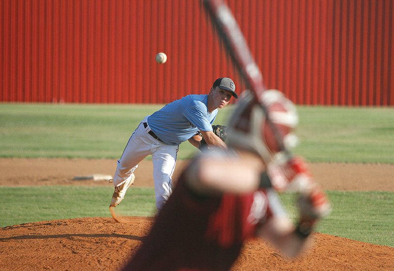 Terrance Armstard/News-Times El Dorado Oilers starter Reagan Cates fires a pitch during the Oilers' contest against Texarkana on Tuesday at Norphlet. The Oilers fell 10-0.