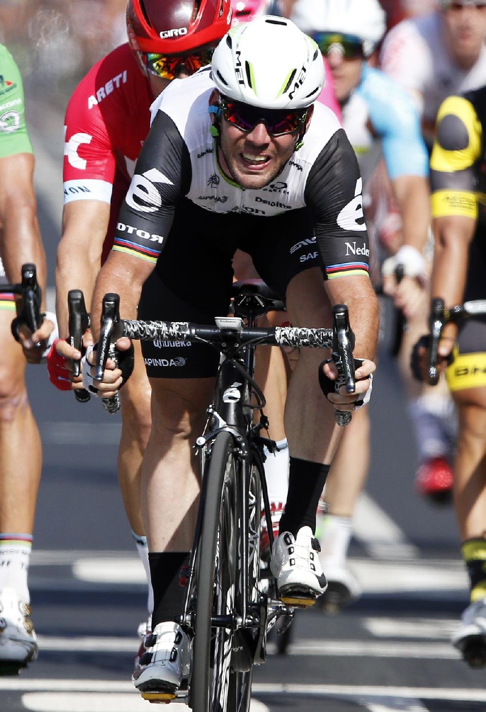 Cavendish uses speed for victory