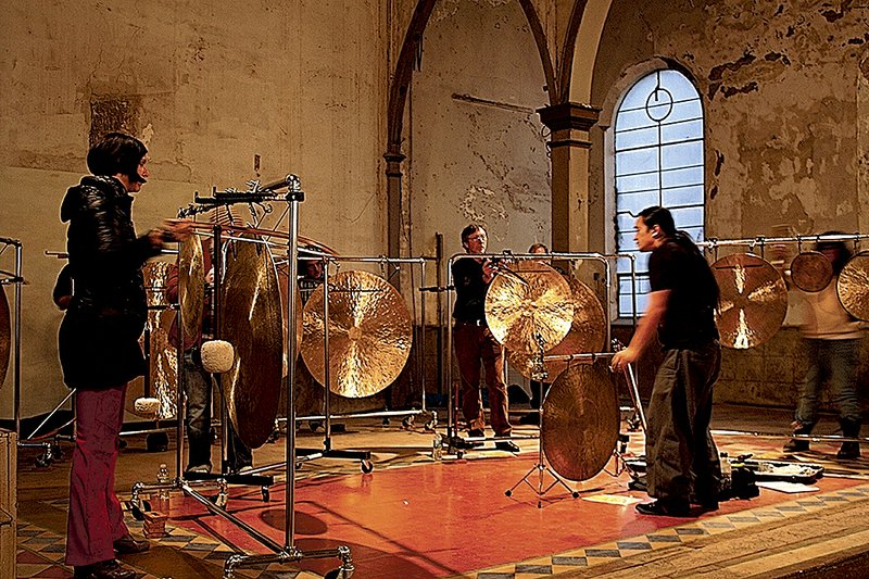 Playing the gong: Striking the gong correctly