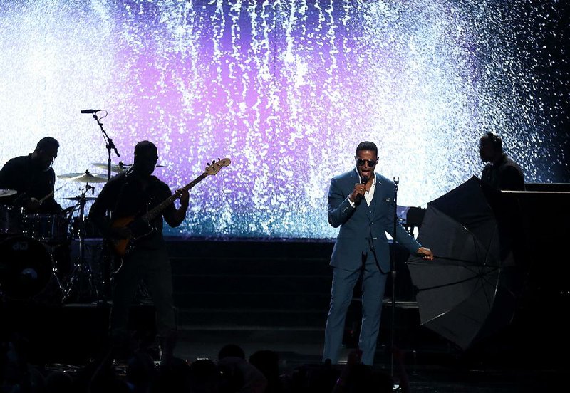 Crooner with a 20-year career: Maxwell will perform Saturday at Verizon Arena.