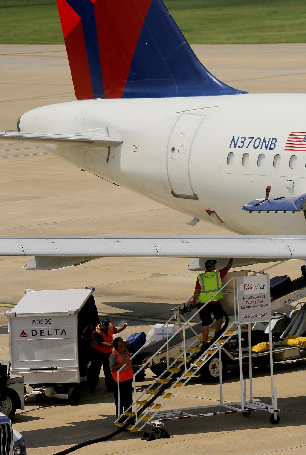 Earnings, traffic pick up at Little Rock airport