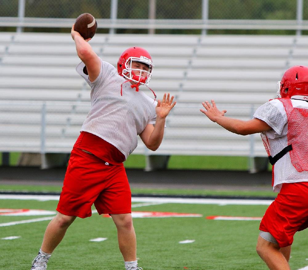 Qb Looms Large For Glen Rose 235 Pounder Gives Offense Dual Threat