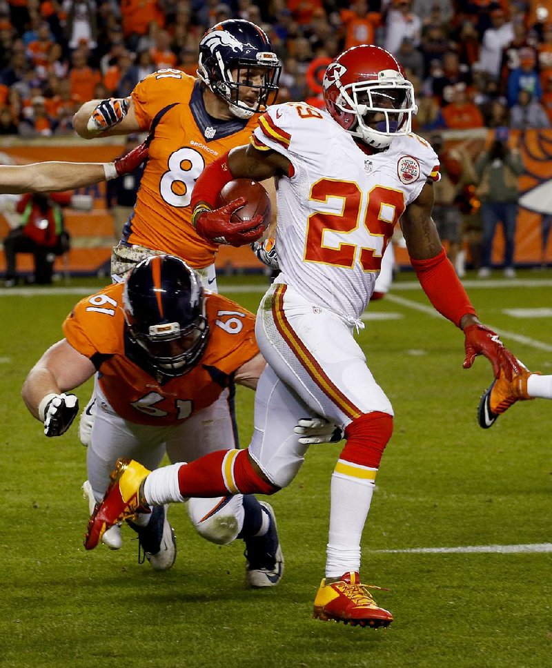 Kansas City Chiefs safety Eric Berry is expected to return to the team Sunday. Berry has skipped the last month of training camp to express his displeasure that the Chiefs have been unable to reach a long-term contract agreement with him.