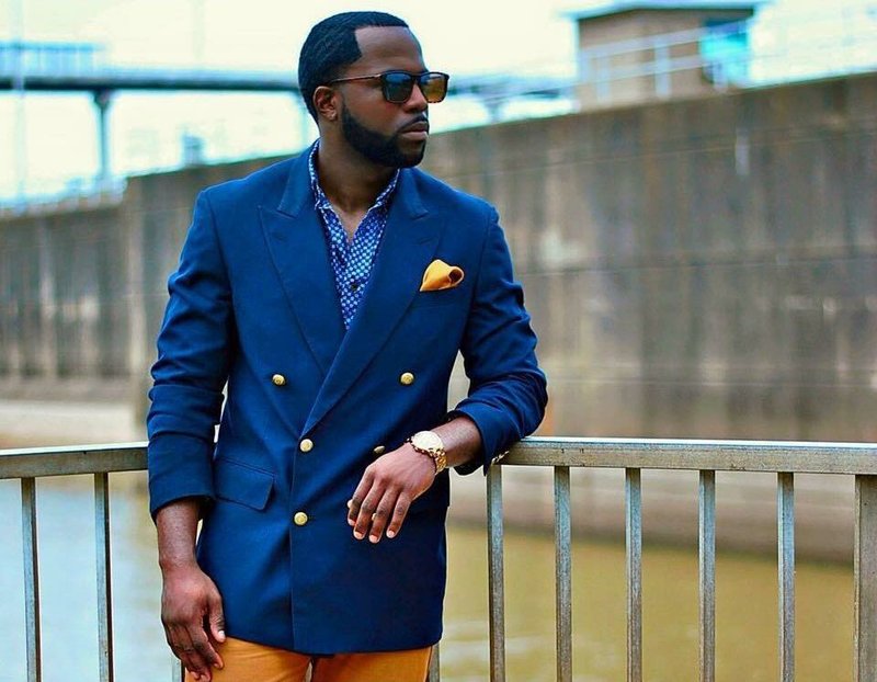 Can’t afford to buy a new sport coat or jacket? Give your existing ones a new look. A mail-in clothing restyling service, along with wardrobe consultations, are part of what e-tailor Jerald Mitchell of Little Rock offers through his company, 1297 Kustoms.
