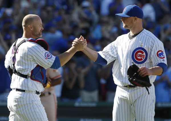 LOOK: Anthony Rizzo arrives at game wearing Jon Lester's Cubs jersey