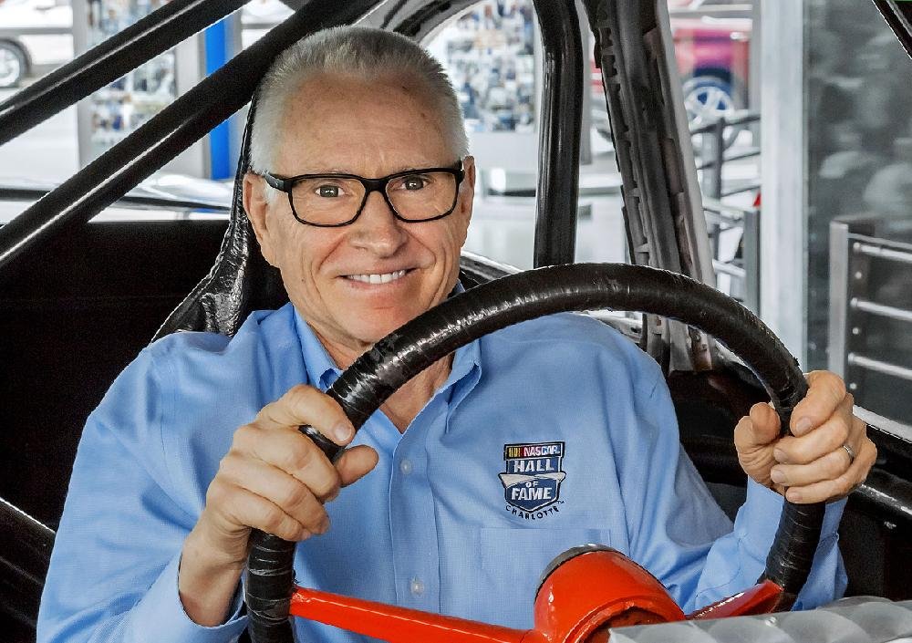 Mark Martin Once Felt That He Didn't Belong in the NASCAR Hall of