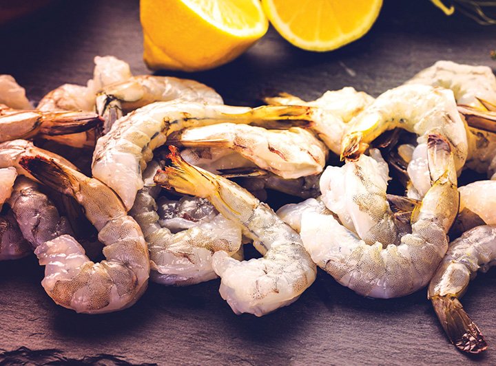 The shrimp should be peeled and deveined before you start cooking.