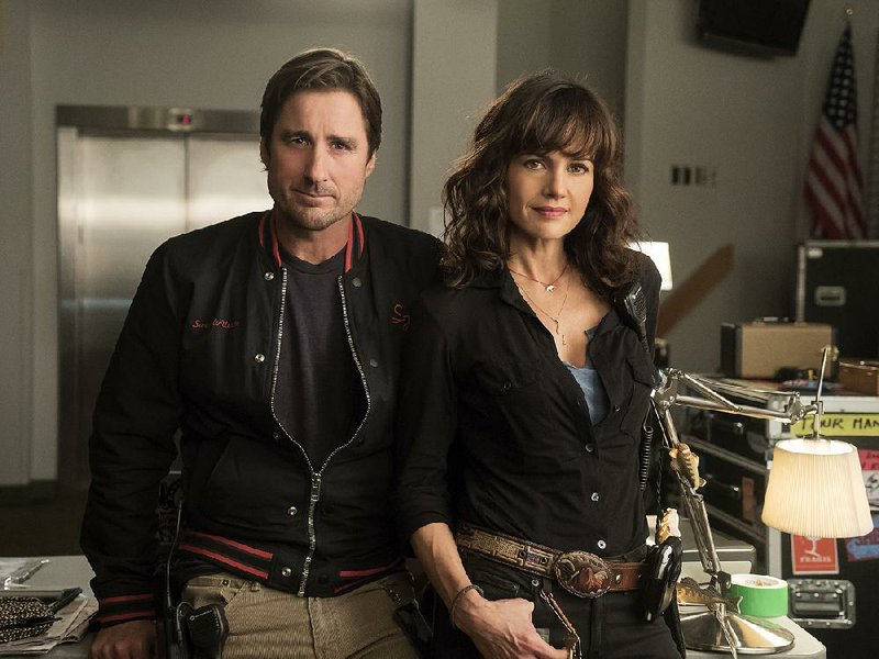 Luke Wilson and Carla Gugino appear in Cameron Crowe’s Showtime series Roadies. 