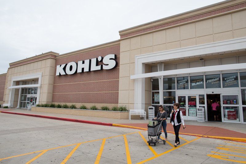 Woman who threatened Kohl’s employees with taser during robbery in Auburn admits guilt before trial begins