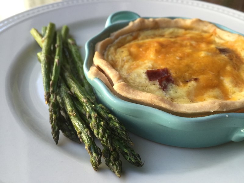 Corpse quiche served with asparagus 