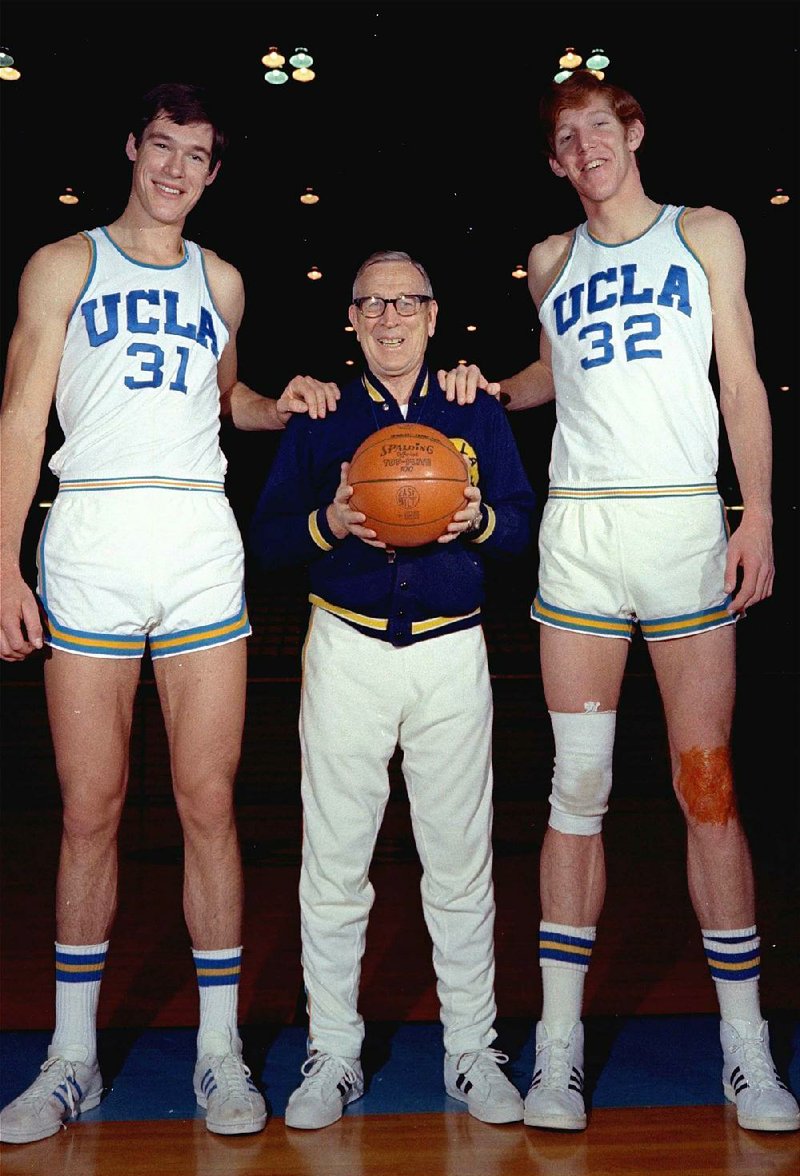 The San Diego airport has rejected a $200,000 bronze statue of Bill Walton, which has touched off controversy in
Walton’s home town.