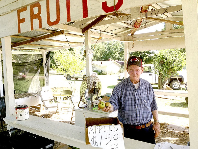 COURTESY PHOTO Billy Ray Dean of Alma operated an apple stand on the side of the road for many years.