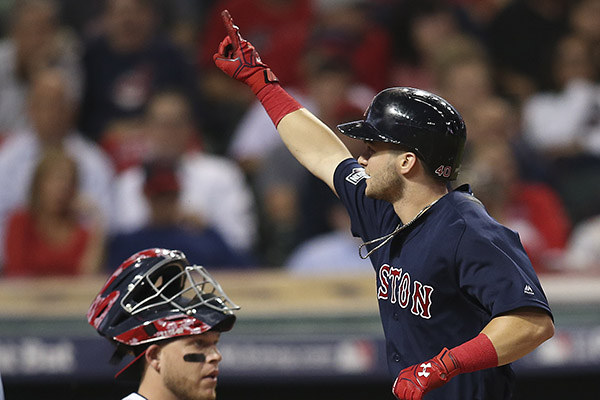 WholeHogSports - VIDEO: Andrew Benintendi Hits Home Run In First Career ...