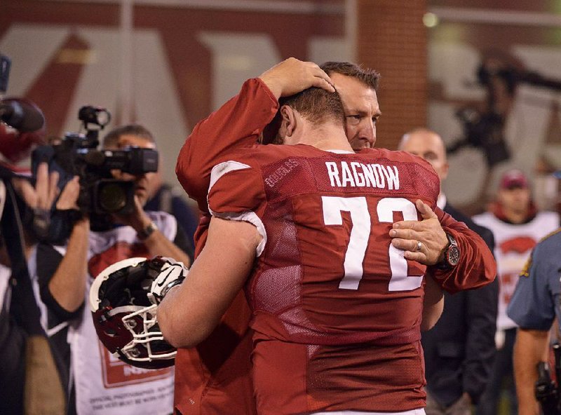 Former Hog Frank Ragnow donates to Arkansas Food Banks