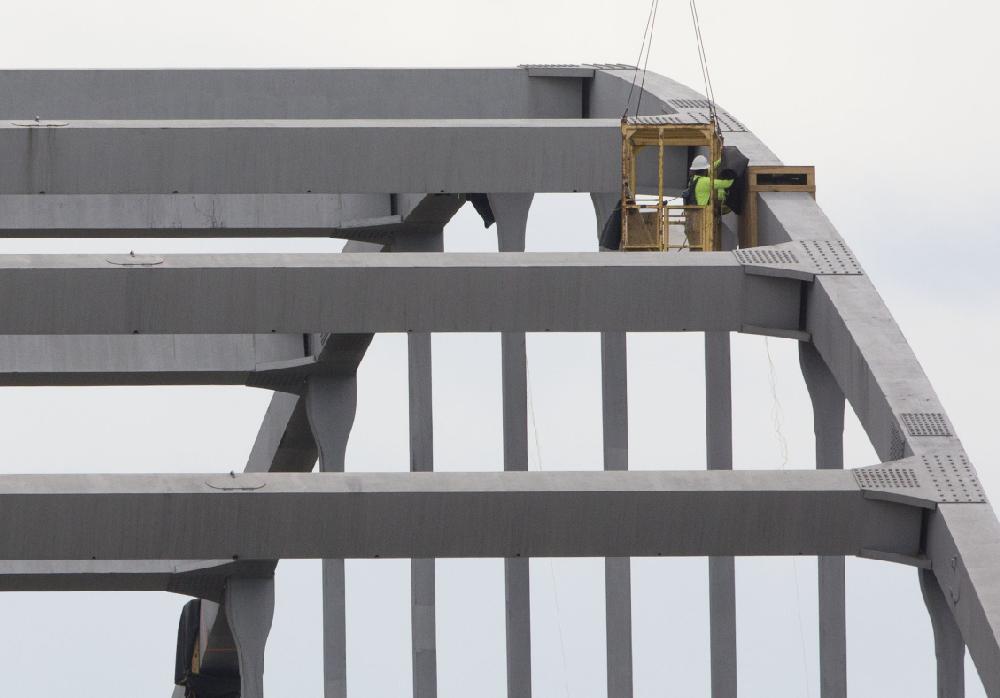 Push Of A Button To Drop Broadway Bridge S Steel Arch In River