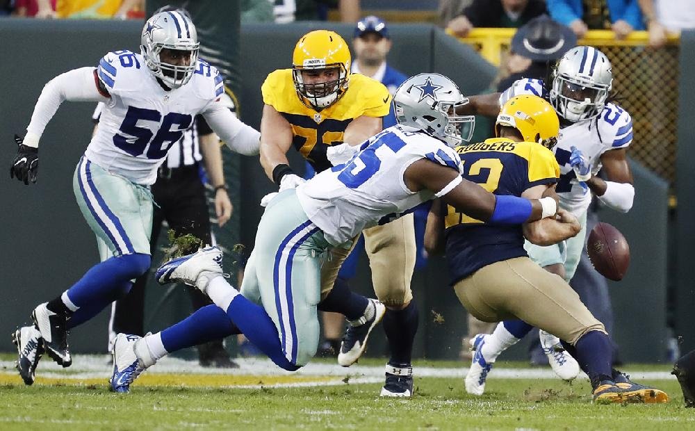 Prescott throws for three touchdowns as Cowboys beat Packers, 30-16