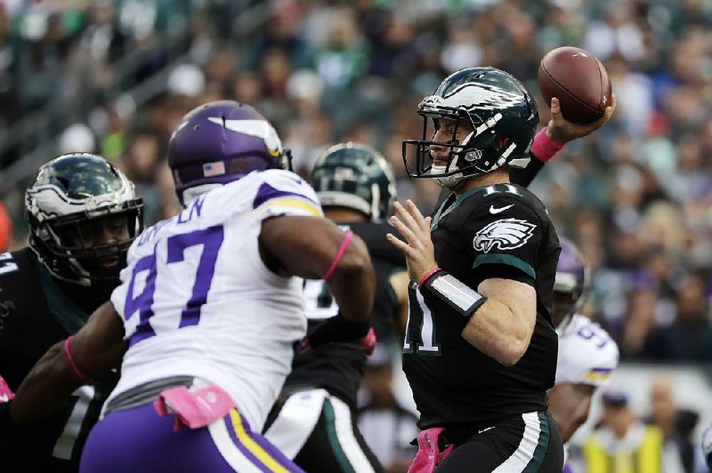 Philadelphia Eagles quarterback Carson Wentz, who struggled early in Sunday’s game in Philadelphia, completed 16 of 28 passes for 138 yards and 1 touchdown with 2 interceptions.