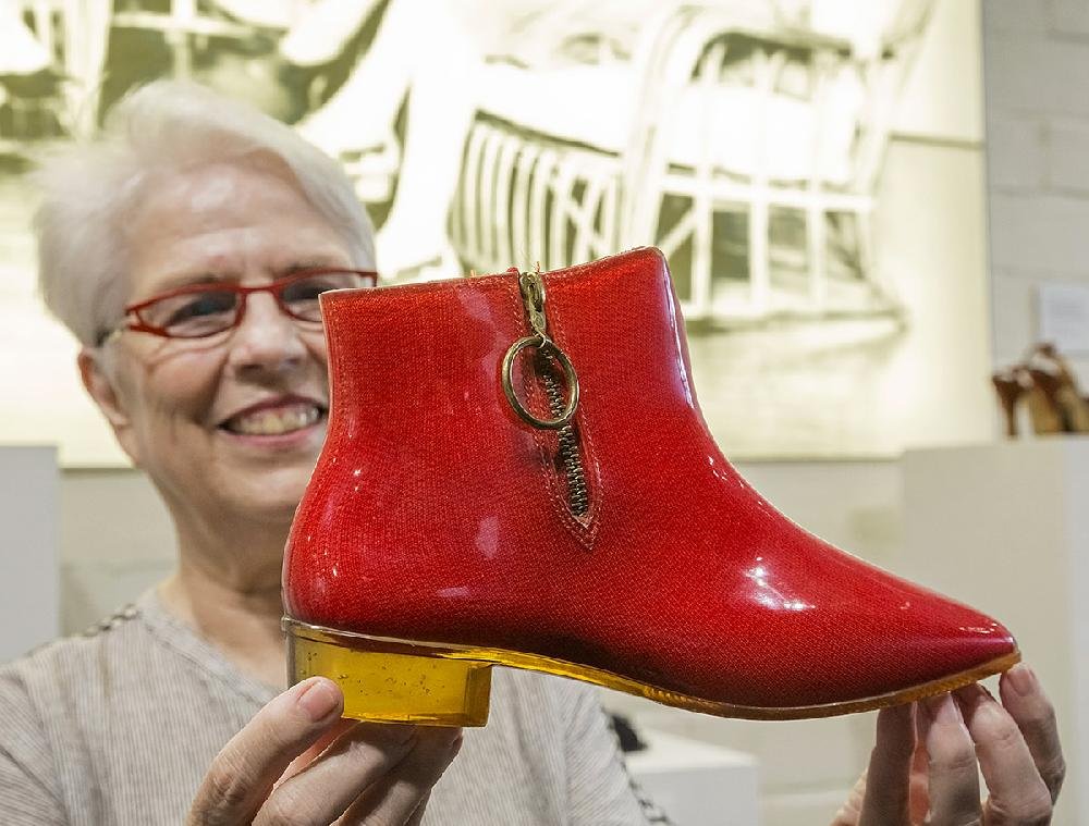 Pumps and circumstance New exhibit in Little Rock explores the history