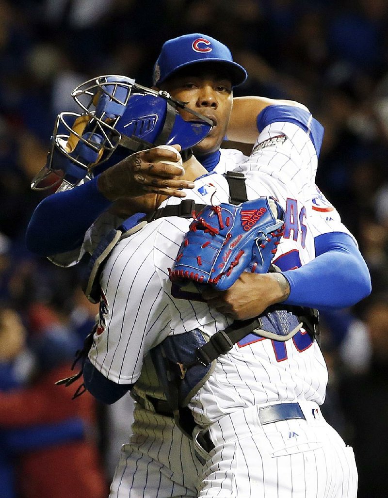 10/30/16: Chapman's eight-out save lifts Cubs to win 